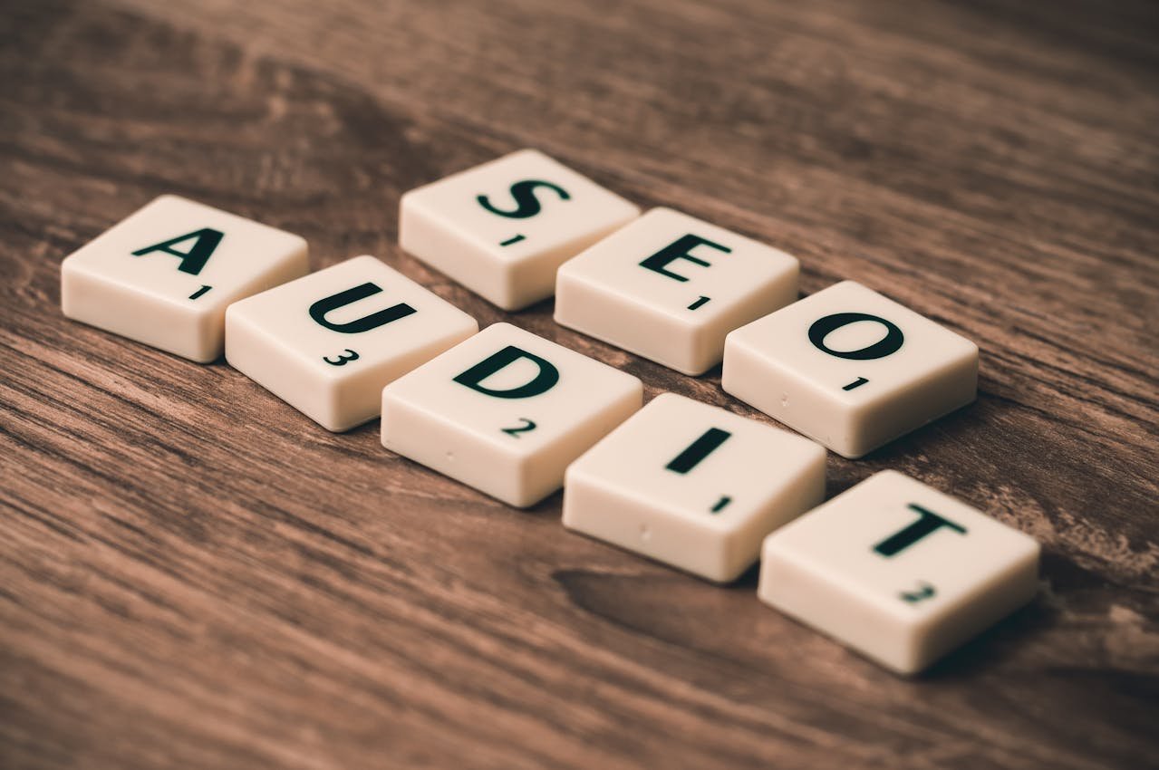 Read more about the article Surfer seo vs Ahrefs : which is the best seo tool ?